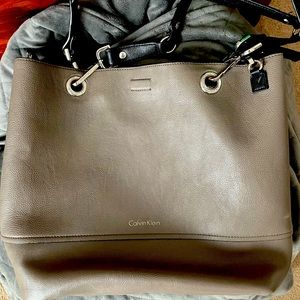 Reversible Calvin Klein shoulder bag